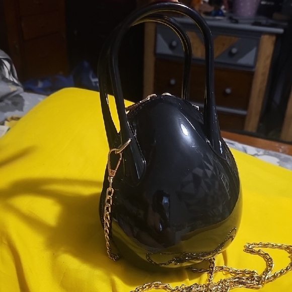 Chic Black Mini Bag with Gold Chain - Picture 5 of 8